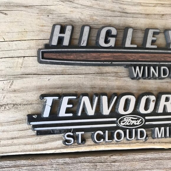 Lot 2 Vintage MN Dealership Emblems Tenvoorde Ford St Cloud & Higley’s Windom - Picture 3 of 6
